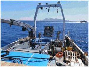 Fig. 1 Fase di acquisizione dati nel Golfo di Napoli a bordo della nave oceanografica ‘Urania’ del CNR